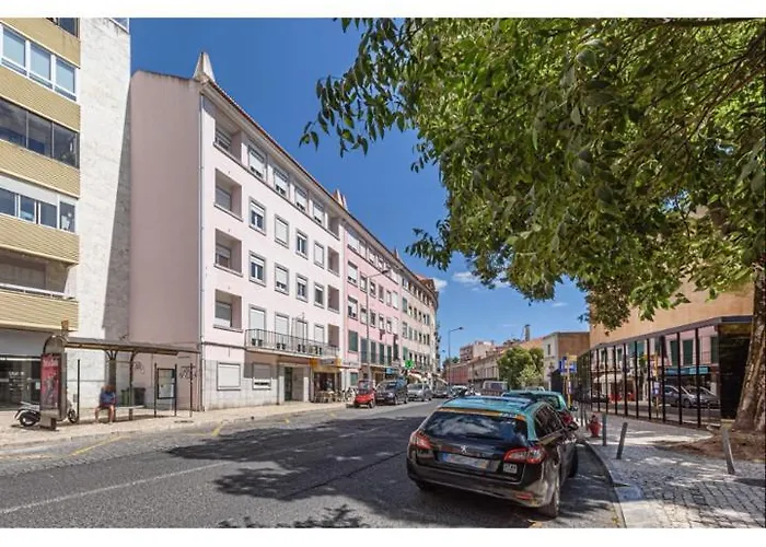 Houze Comfortable In Laranjeiras * Lisboa